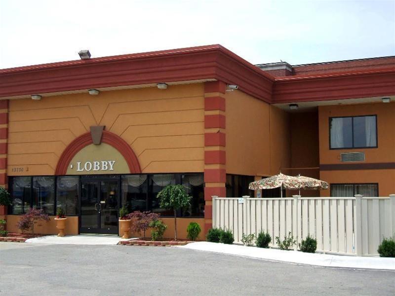 A Victory Inn - West Dearborn Dearborn Heights Exterior photo